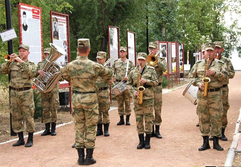 В Волгоградской области увековечили память погибшего военнослужащего войск правопорядка