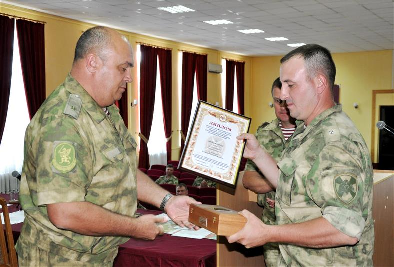 В Ростовской области подведены итоги конкурса профессионального мастерства и полевой выучки офицеров артиллерии Росгвардии (видео)