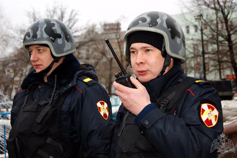 Росгвардейцы задержали жителя Красноярского края, который в нетрезвом виде угрожал ножом посетителям торгового павильона
