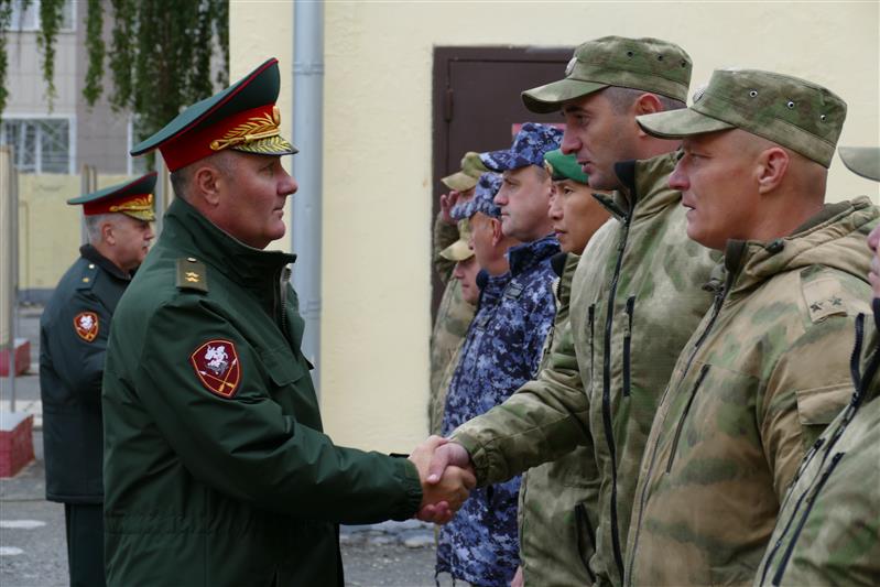Командующий Сибирским округом Росгвардии проинспектировал подразделения ведомства в Омске