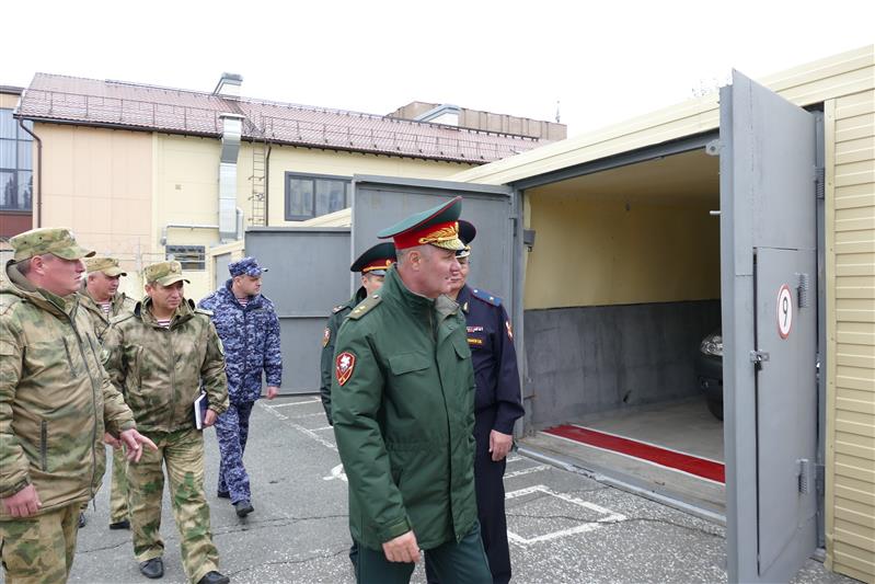 Командующий Сибирским округом Росгвардии проинспектировал подразделения ведомства в Омске