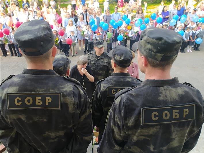 Школе в Барнауле присвоено имя погибшего сотрудника СОБР