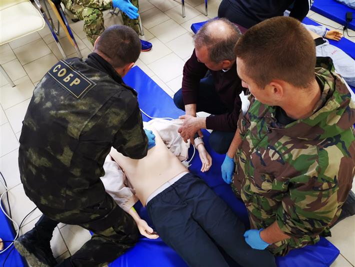 Врач севастопольского СОБР провел занятия по тактической медицине с бойцами ОМОН «Беркут»