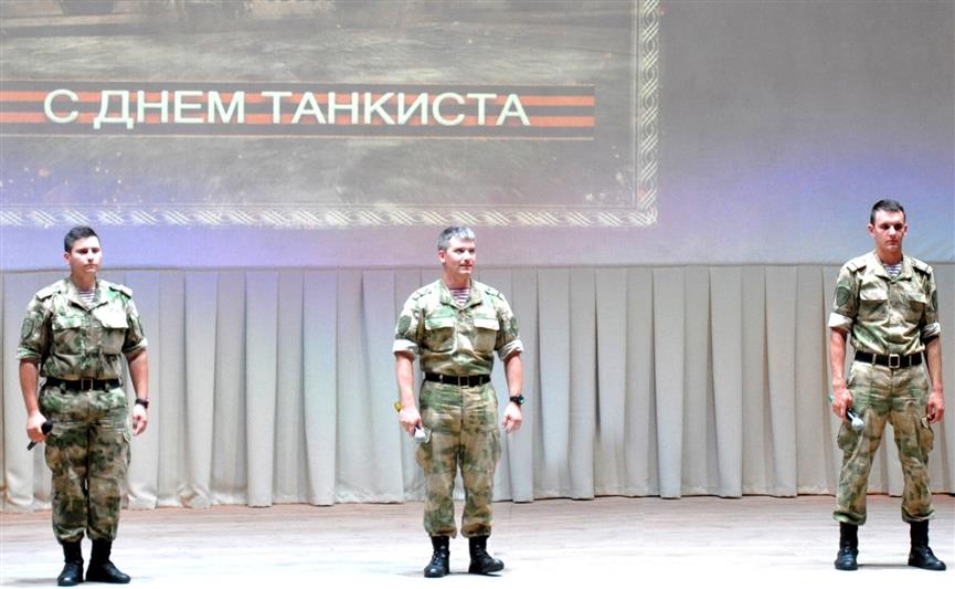 Военнослужащие новочеркасской бригады Южного округа Росгвардии  отметили 100-летие отечественного танкостроения