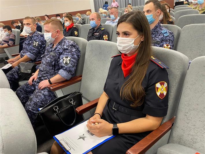 Около 2 тысяч росгвардейцев Центрального округа приняли участие в акции «Диктант Победы»