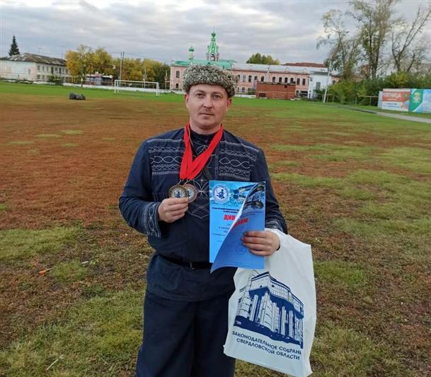 Кинолог Росгвардии из Тюмени стал победителем Межрегионального казачьего чемпионата по рубке шашкой 