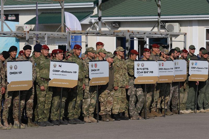 Заместитель директора Росгвардии генерал-лейтенант Юрий Бабкин принял участие в открытии VIII чемпионата России по тактической стрельбе (видео)