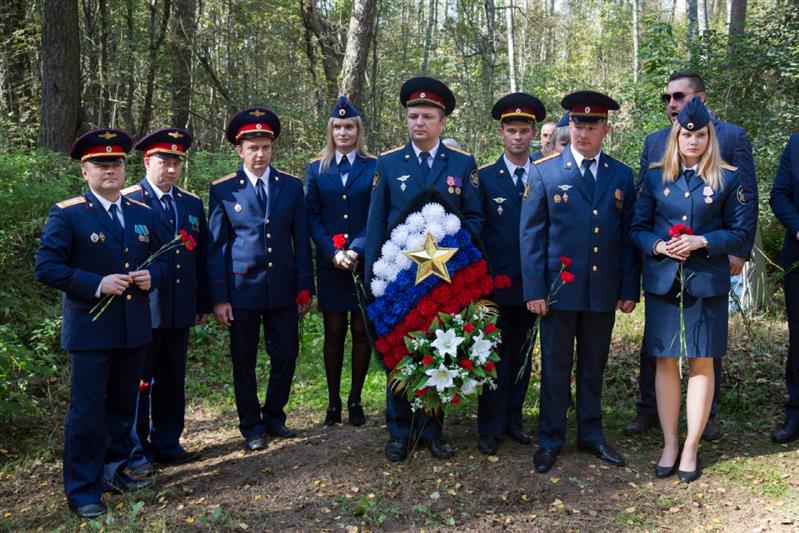 В Смоленской области по инициативе представителя Росгвардии установлена мемориальная плита в честь расстрелянного фашистами мальчика-партизана