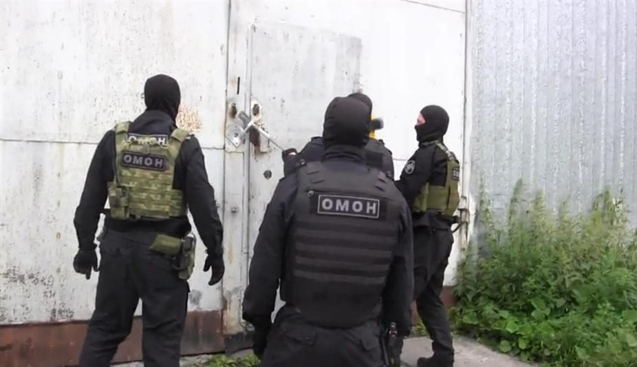 При участии вологодского ОМОН пресечено распространение контрафактной алкогольной продукции