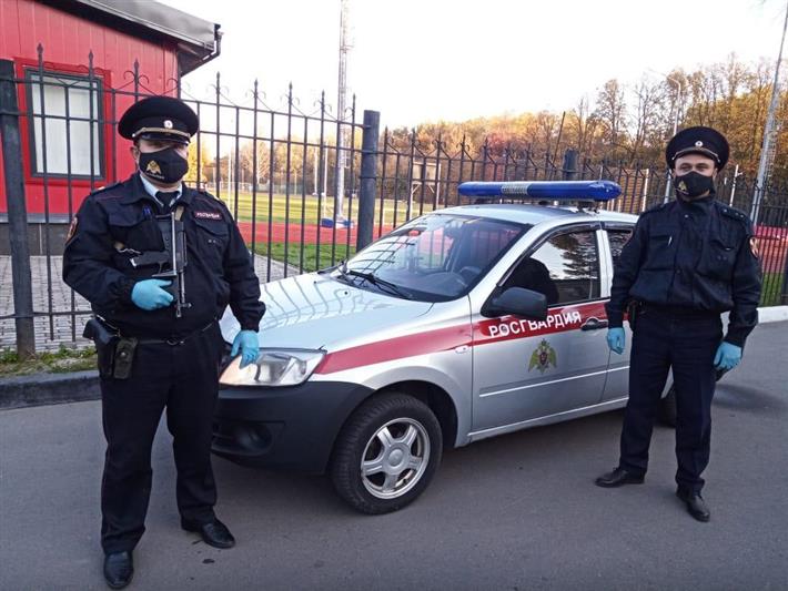 В Подмосковье сотрудники Росгвардии задержали мужчину, похитившего терминал оплаты