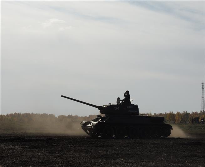 Воспитанники военно-патриотического клуба, подшефного челябинскому СОБР, посетили танковый фестиваль