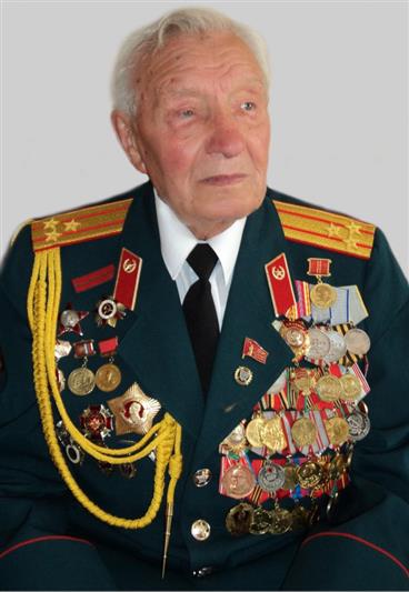 В Северной Осетии росгвардейцы поздравили ветерана Великой Отечественной войны с Днем рождения