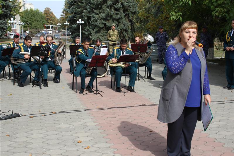 Представители Росгвардии поздравили постояльцев нальчикского социального учреждения с Днём пожилого человека