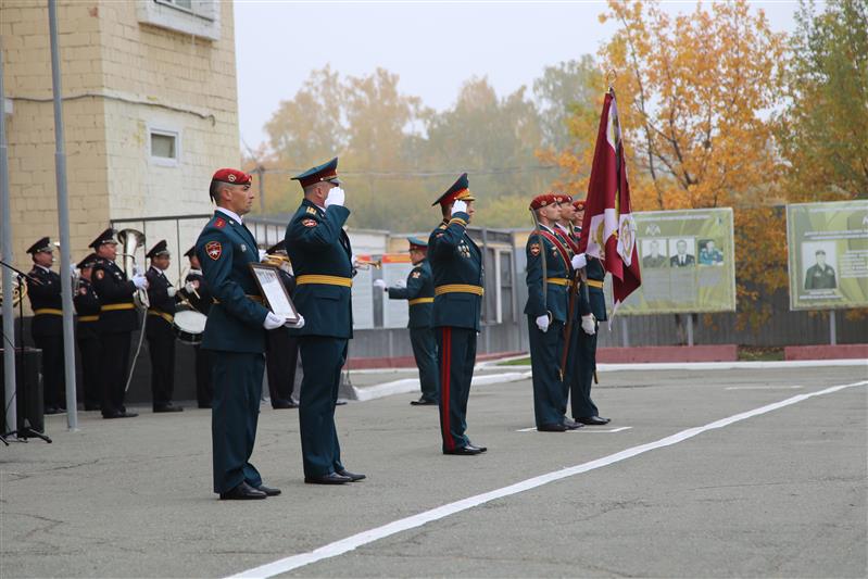 Боевое знамя нового образца вручено отряду спецназа «Оберег» Росгвардии (видео)