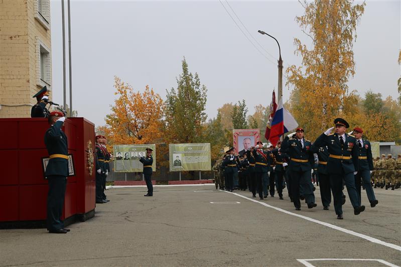 Боевое знамя нового образца вручено отряду спецназа «Оберег» Росгвардии (видео)