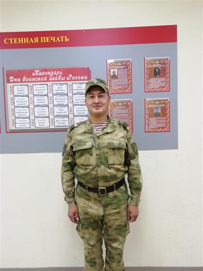 Жители Энгельса выразили благодарность военнослужащему Росгвардии, который эвакуировал из горящего дома более 50 жильцов