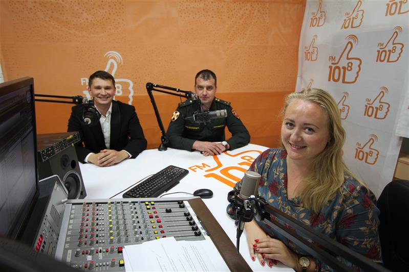 В Международный день музыки ансамбль песни и пляски «Амур» Росгвардии сделал подарок гостям и жителям Хабаровска (видео)