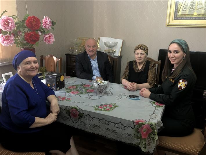 В Ингушетии росгвардейцы навестили вдову ветерана Великой Отечественной войны