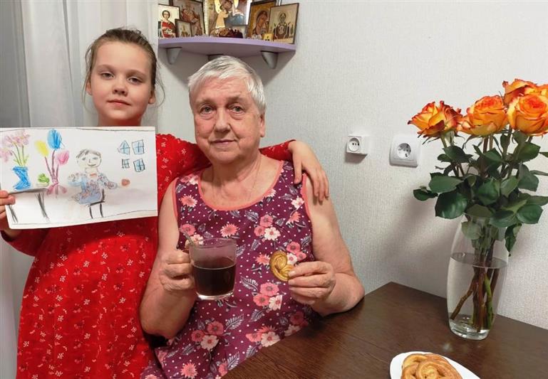 На Урале военнослужащие и сотрудники Росгвардии поздравили ветеранов ведомства с Днём пожилых людей