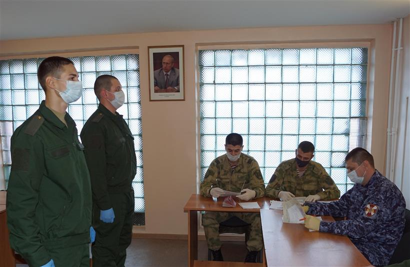 Липецкие призывники отправились служить в войска национальной гвардии 