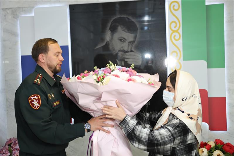 В Северо-Кавказском округе Росгвардии поздравили журналистов региональных телевизионных каналов со Всемирным днем телевидения