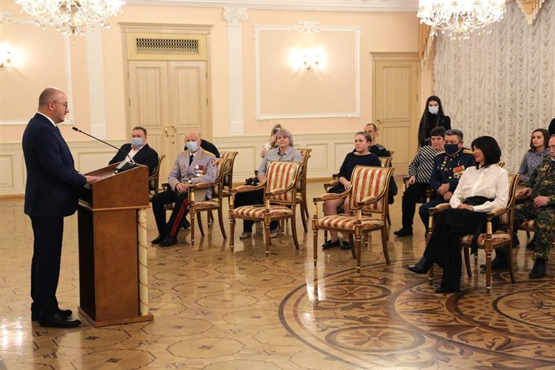 В Челябинске начальник территориального управления принял участие в награждении детей-героев