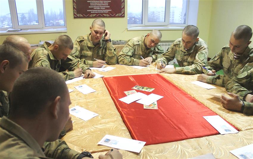 К ведомственной акции «Спасибо, мама» присоединились военнослужащие калачевского соединения Росгвардии