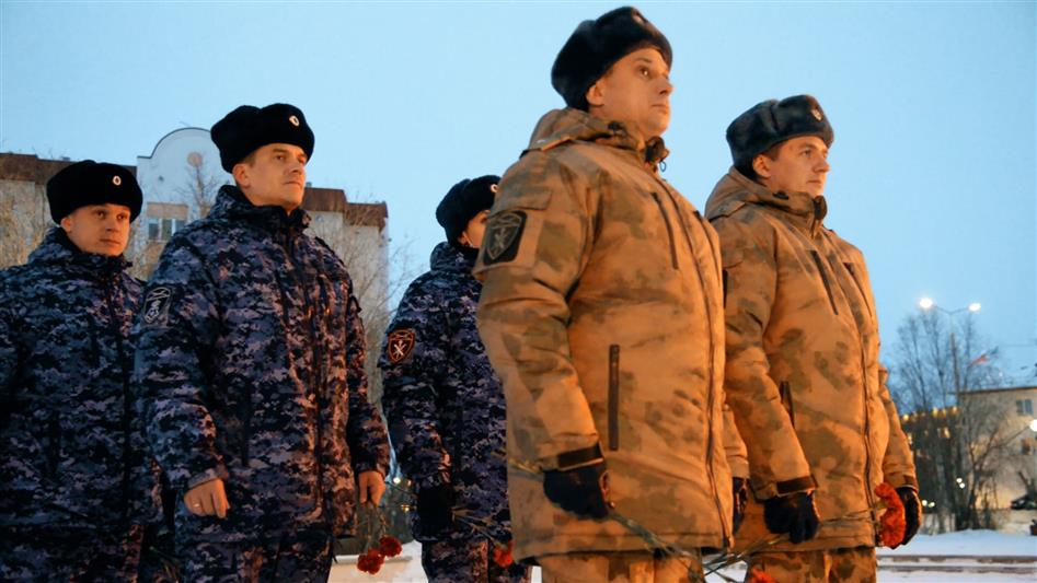 На Ямале росгвардейцы приняли участие в мероприятия, приуроченных ко Дню неизвестного солдата (видео)