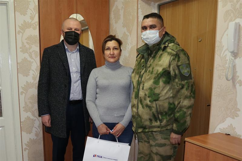 Военнослужащие Северо-Кавказского округа Росгвардии посетили  семьи погибших при исполнении служебных обязанностей воинов правопорядка