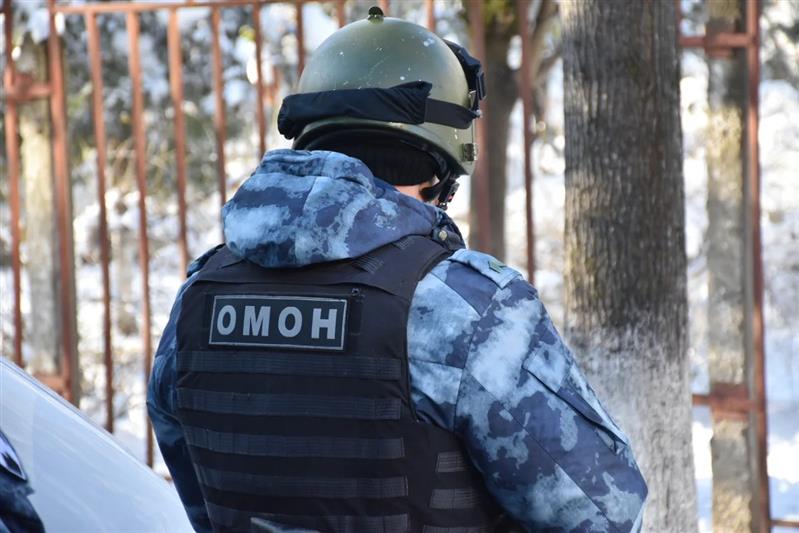 При содействии саратовского ОМОН Росгвардии задержаны подозреваемые в сбыте фальшивых купюр