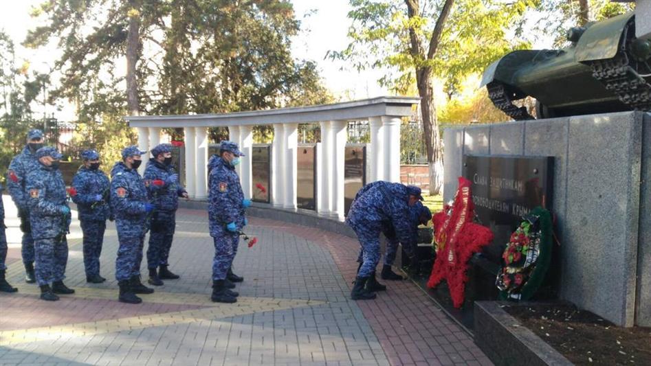 В субъектах Южного федерального округа росгвардейцы присоединились к мероприятиям, посвященным Дню Неизвестного солдата