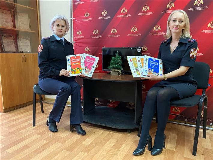 В Уфе росгвардейцы провели благотворительную акцию «Доброе слово детям»