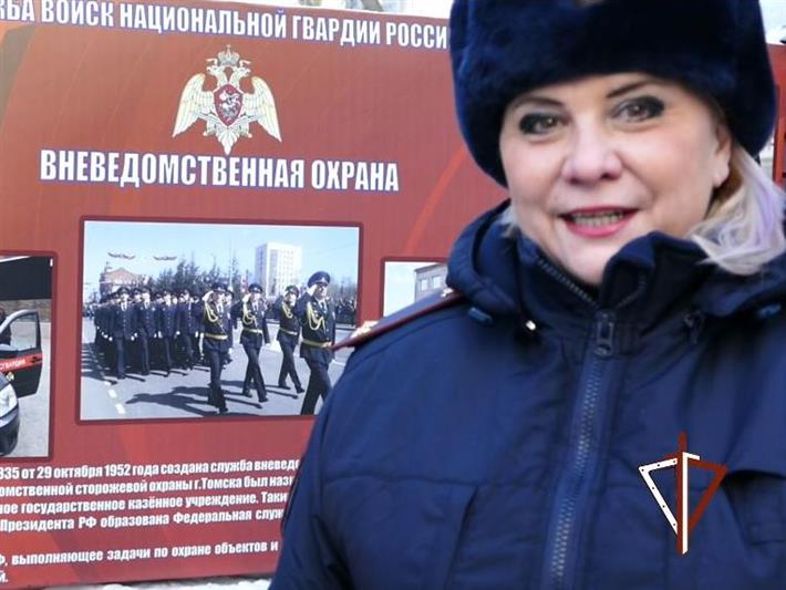 Корреспонденты телекомпании «Томское время» побывали на съемках флешмоба Росгвардии «Мы с вами» (видео)