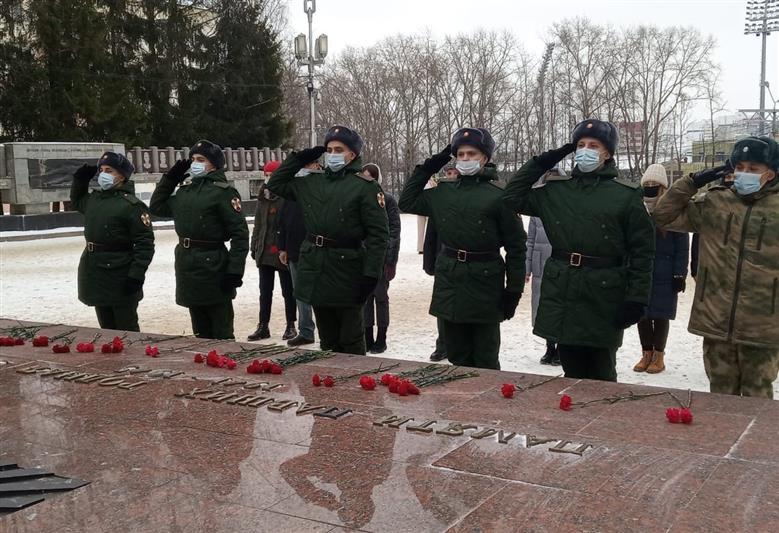 В Северо-Западном округе Росгвардии прошли мероприятия, посвященные Дню Неизвестного солдата