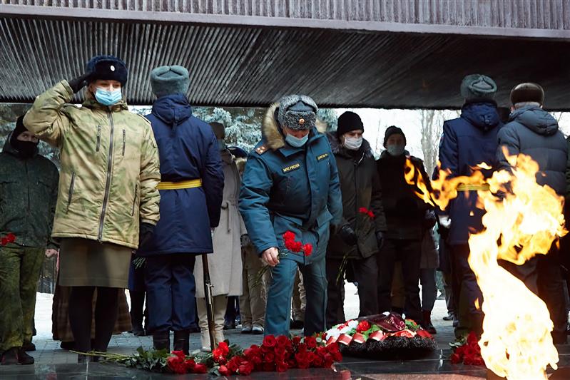 В День неизвестного солдата в регионах Центрального Федерального округа сотрудники и военнослужащие Росгвардии почтили память боевых товарищей 