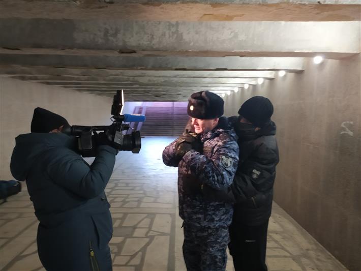 В Челябинске накануне новогодних праздников росгвардейцы  в эфире областного телеканала рассказали о личной безопасности (видео)