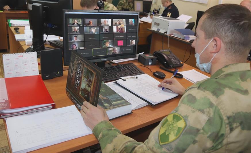 Личный состав Восточного округа Росгвардии принял участие в мероприятиях, приуроченных ко Дню Неизвестного солдата