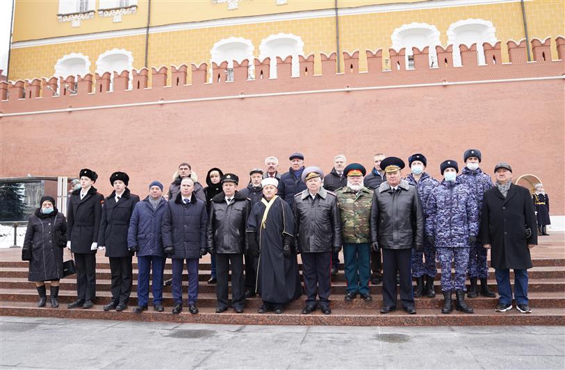 Сотрудники центра спецназначения вневедомственной охраны Росгвардии почтили память неизвестных солдат