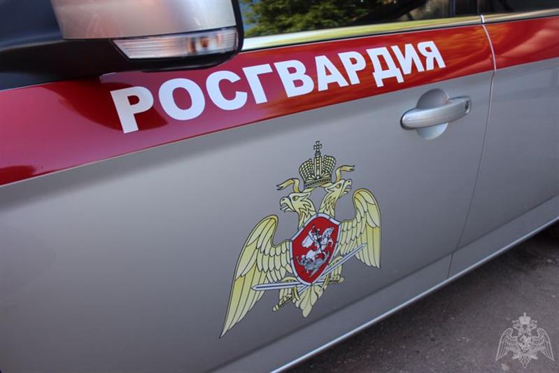 В Тюмени сотрудники Росгвардии задержали правонарушителя, устроившего стрельбу из травмата