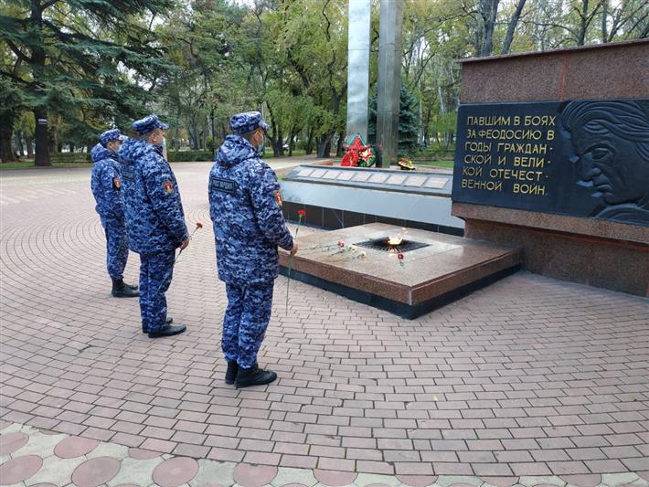 В субъектах Южного федерального округа росгвардейцы присоединились к мероприятиям, посвященным Дню Неизвестного солдата