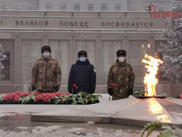 В Сибирском округе Росгвардии проходят патриотические мероприятия, приуроченные ко Дню Неизвестного солдата