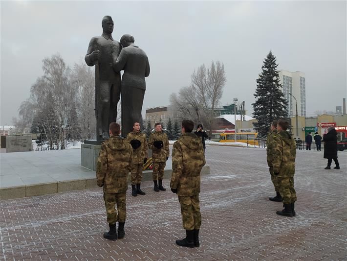 В Сибирском округе Росгвардии проходят патриотические мероприятия, приуроченные ко Дню Неизвестного солдата