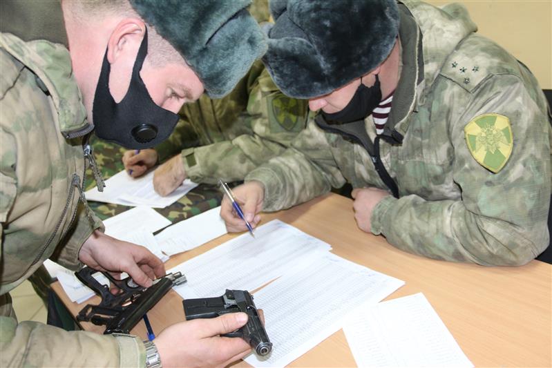 Росгвардия ознакомила ростовских телезрителей с процессом уничтожения оружия, сданного гражданами на добровольной основе (фото, видео)