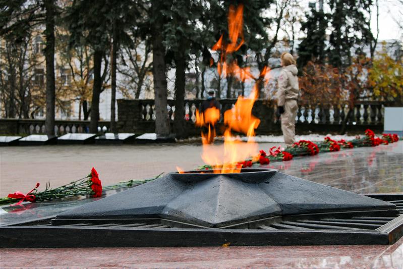 В Северо-Кавказском округе Росгвардии прошли торжественные мероприятия, посвященные Дню Неизвестного солдата