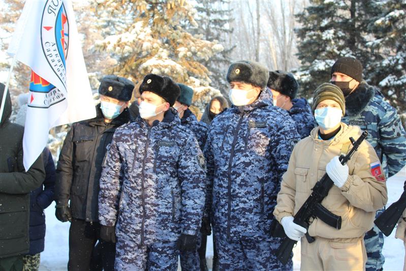 В День Неизвестного солдата росгвардейцы приняли участие в открытии Стены Памяти в Саратове