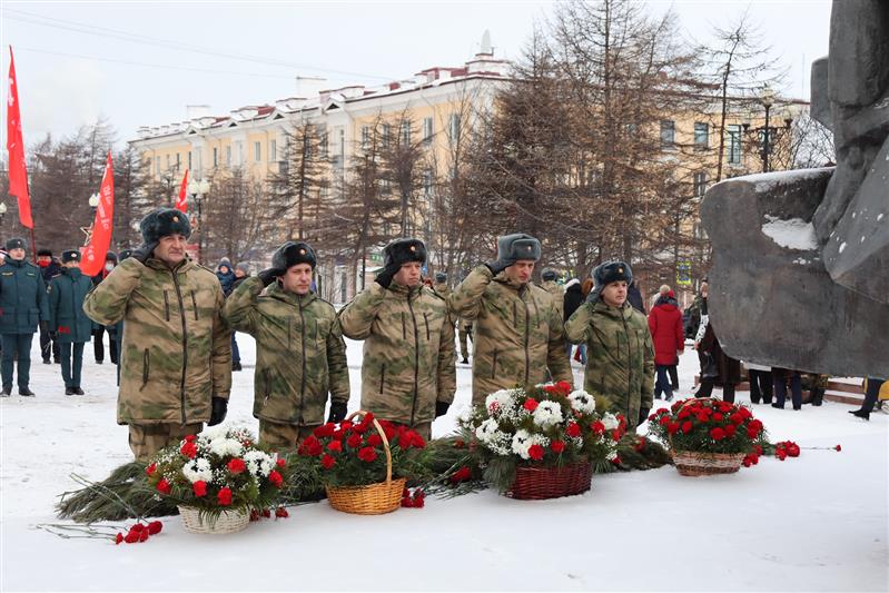 Личный состав Восточного округа Росгвардии принял участие в мероприятиях, приуроченных ко Дню Неизвестного солдата