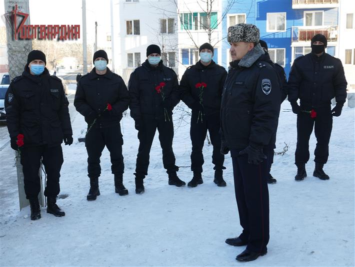 Сюжет о героически погибшем сотруднике СОБР сняли корреспонденты иркутского телеканала ко Дню Героев Отечества