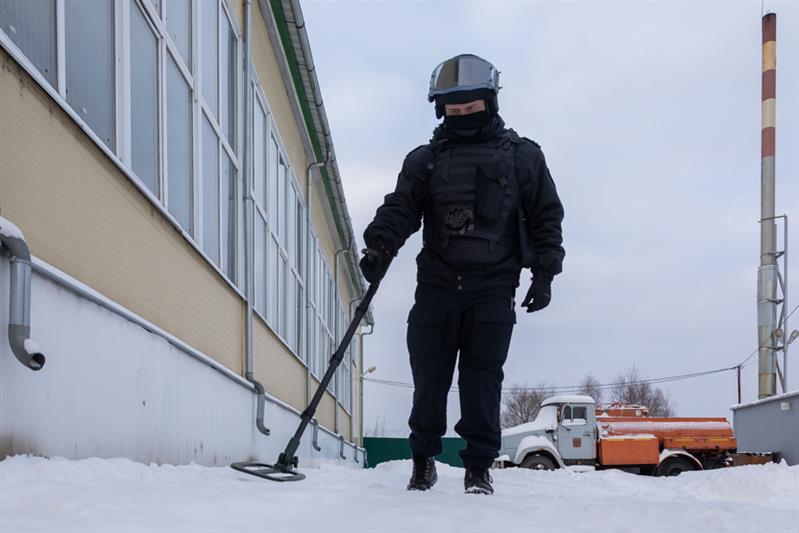 Работа инженеров ОМОН «Русич»