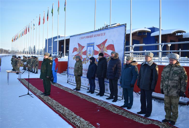В Сыктывкаре состоялось открытие Чемпионатов Росгвардии по лыжным гонкам и служебному двоеборью (видео)