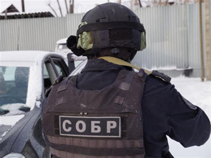 В Приангарье при участии СОБР Росгвардии задержаны трое руководителей госучреждений, которые оказывали пособничество предпринимателю в незаконной рубке древесины